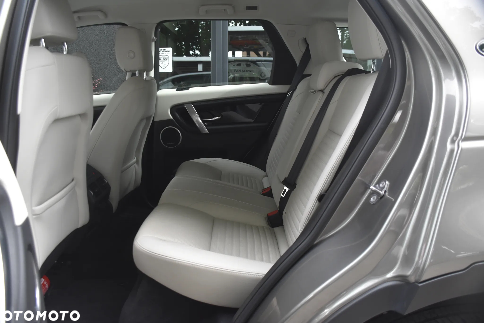Land Rover Discovery Sport - 9