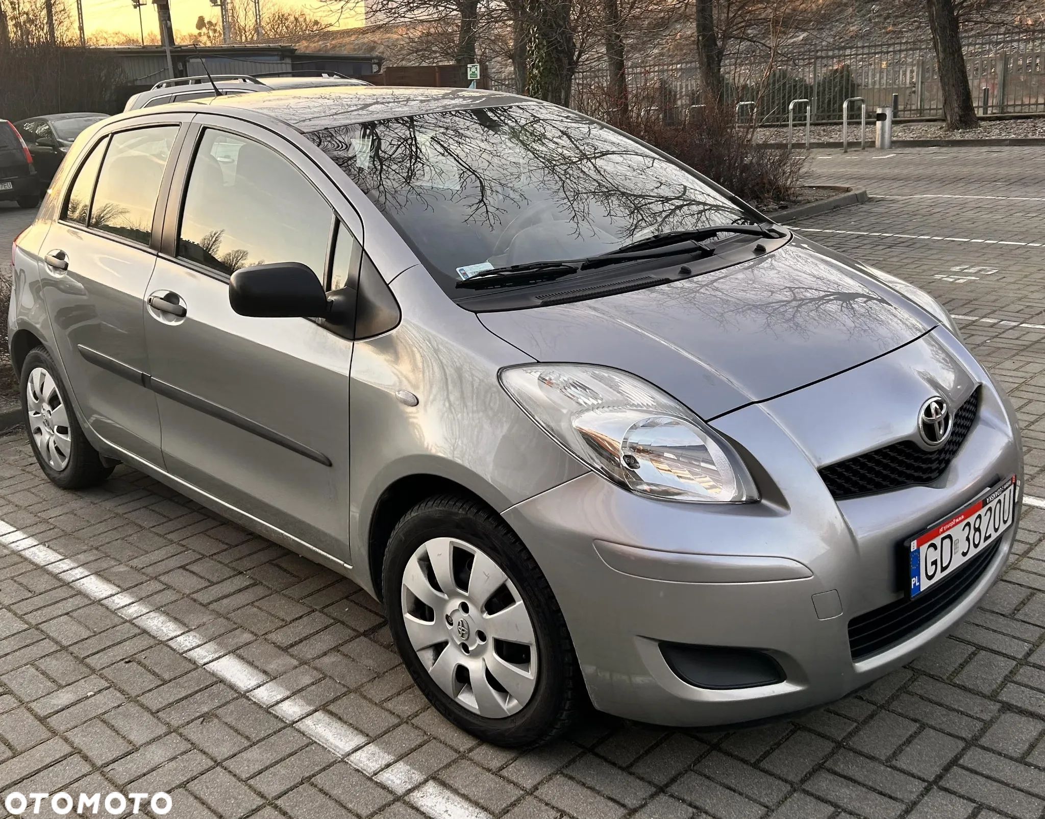 Toyota Yaris 1.33 Luna - 1