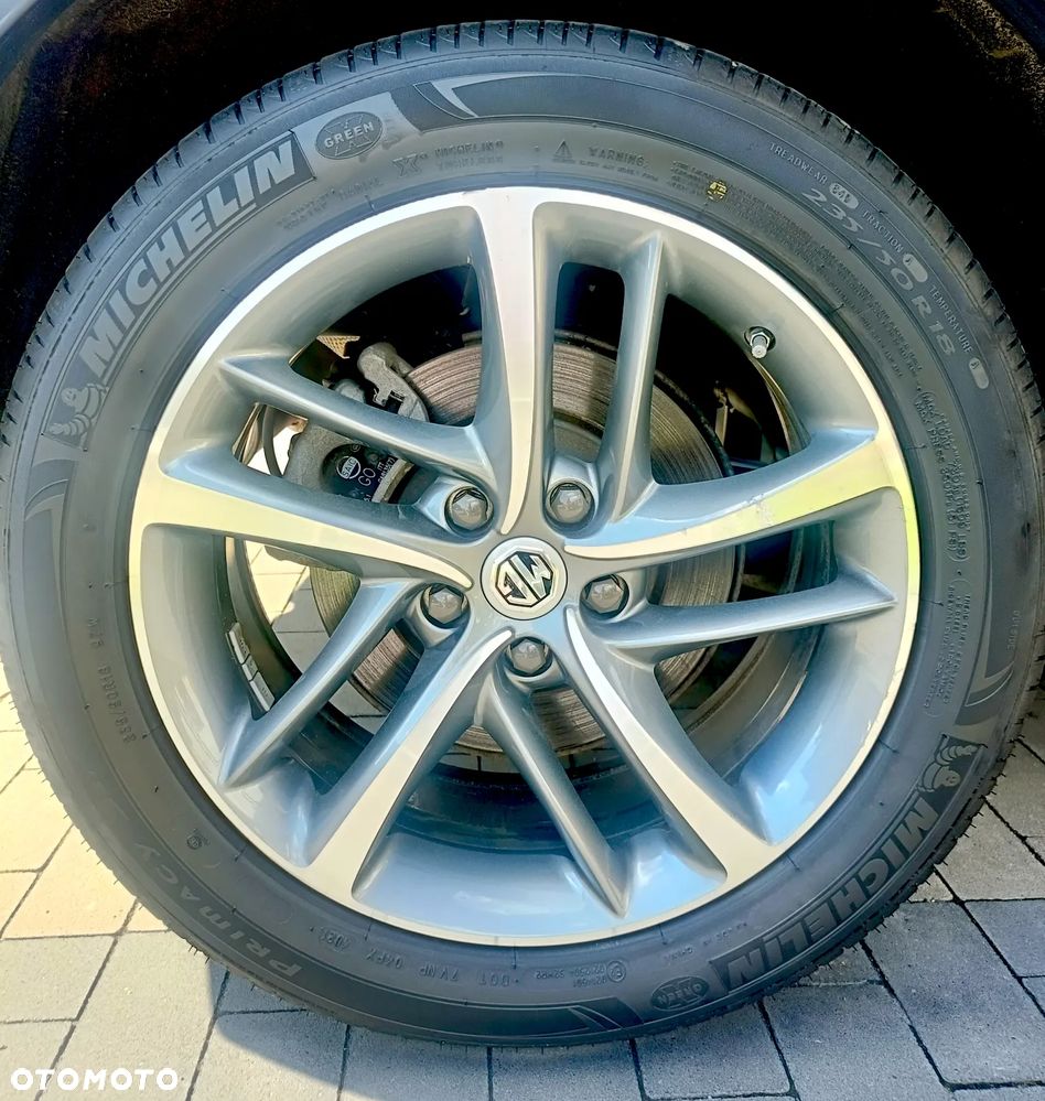 MG EHS Luxury - 14