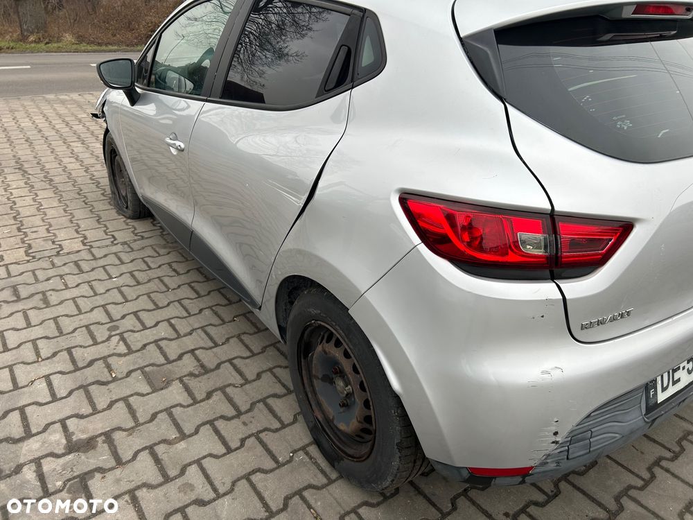 Renault Clio - 21