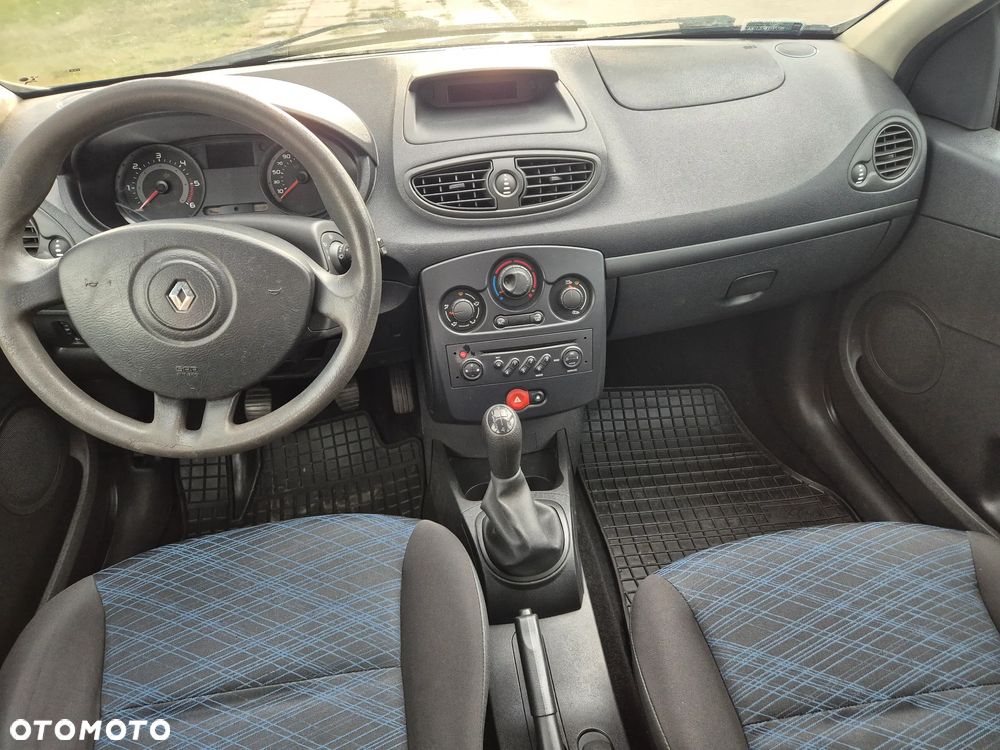 Renault Clio 1.5 dCi Alize - 9