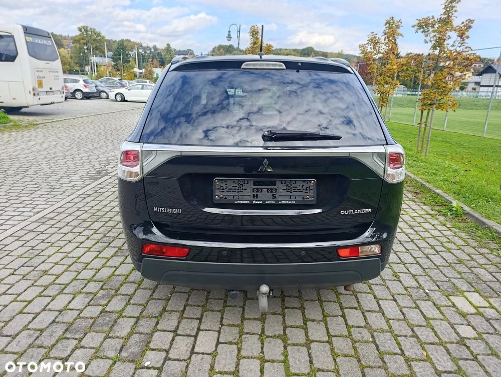 Mitsubishi Outlander 2.2 DI-D 4WD Automatik Instyle - 9