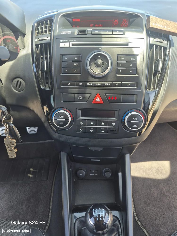 Kia Ceed SW 1.6 CRDi ECO - 12