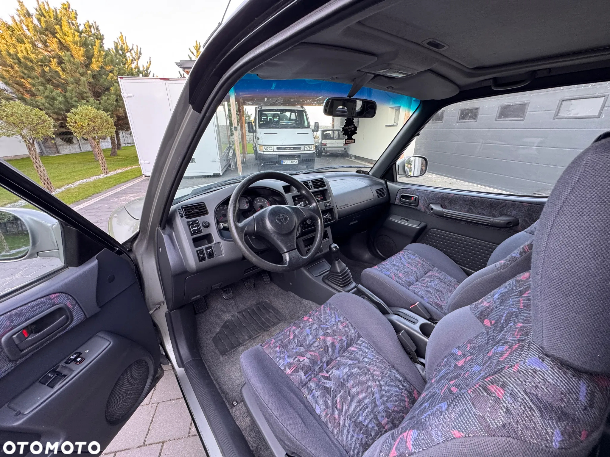 Toyota RAV4 2.0 - 16