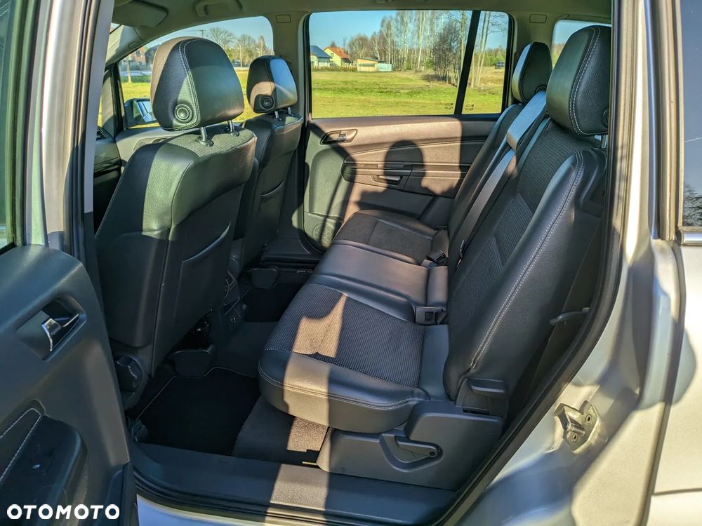 Opel Zafira - 15
