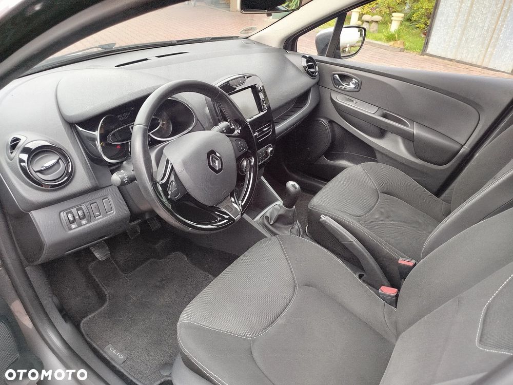 Renault Clio 1.2 16V 75 LIMITED - 9