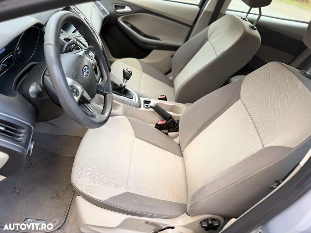 Ford Focus 1.6 TDCI DPF Titanium - 10