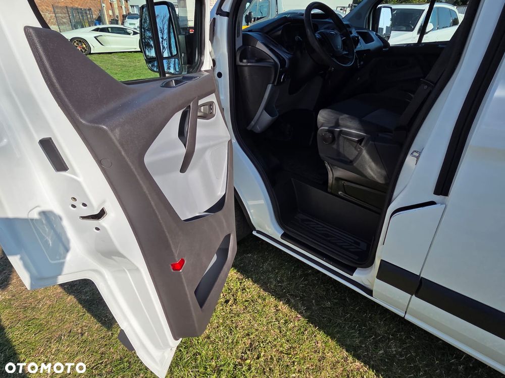 Ford TRANSIT CUSTOM - 19