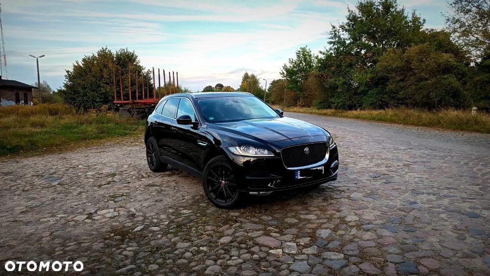 Jaguar F-Pace 20d Prestige - 21