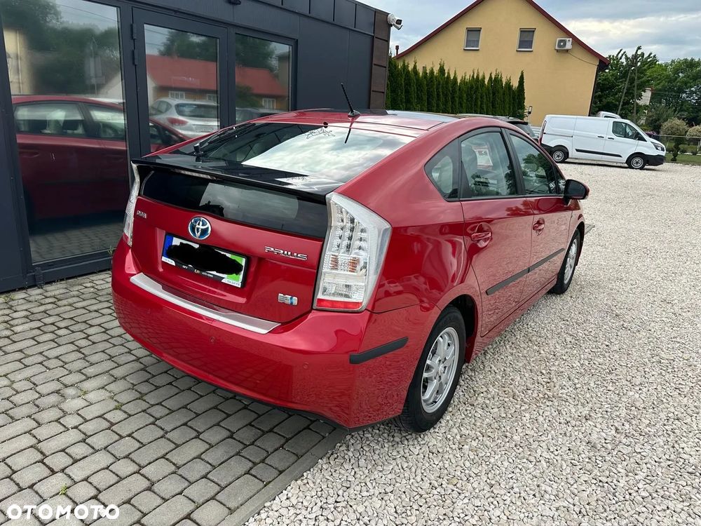 Toyota Prius (Hybrid) Executive - 3