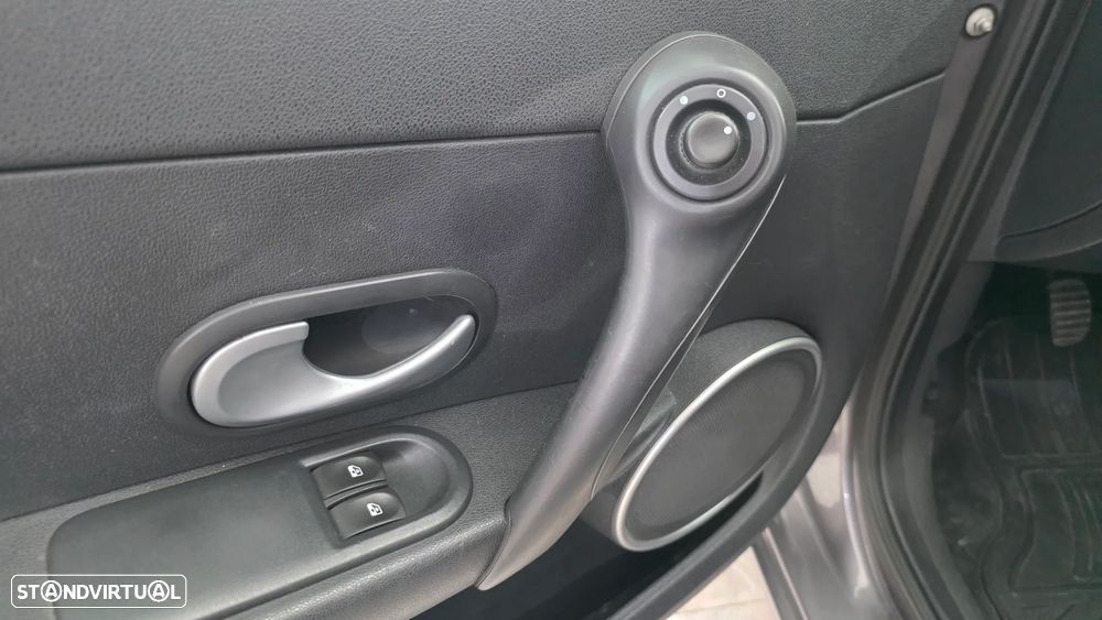 Renault Clio 1.2 16V Fairway - 21