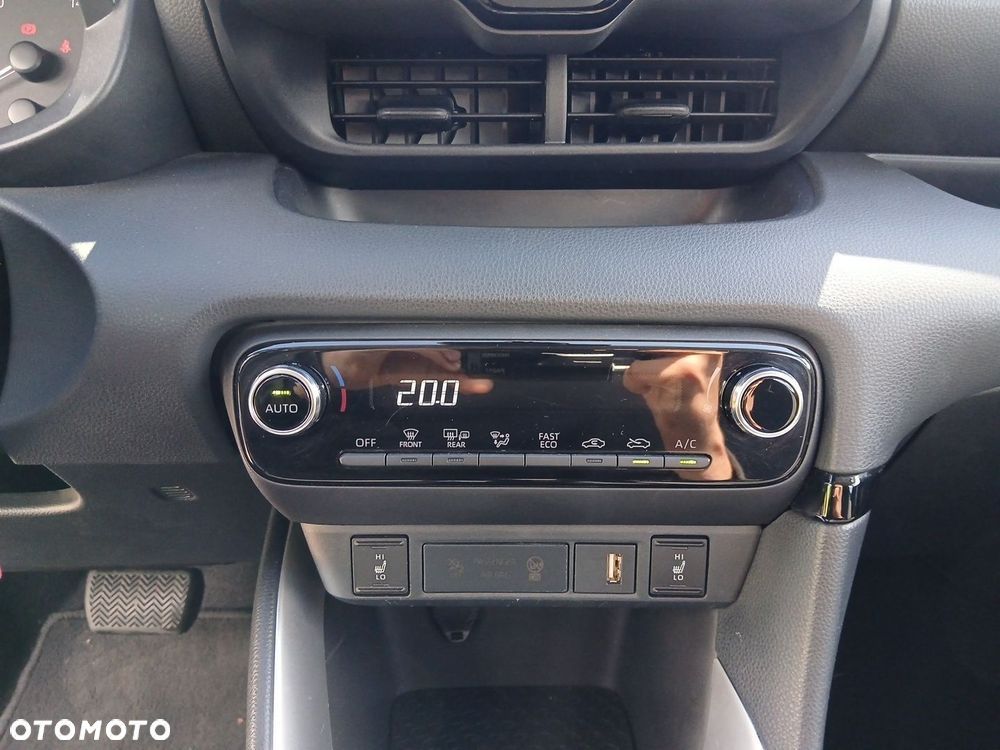 Toyota Yaris Hybrid 1.5 Comfort - 34