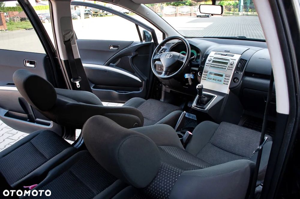 Toyota Corolla Verso 1.8 Sol + 7os - 27