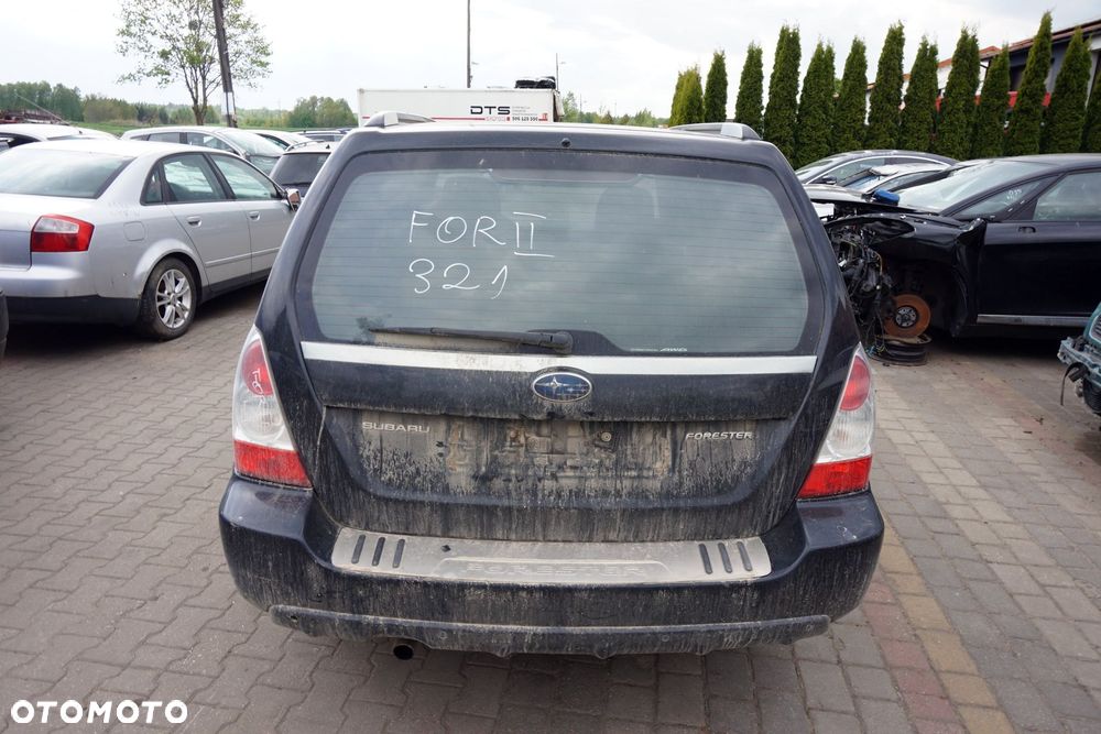 KLAPA BAGAŻNIKA TYLNA FORESTER II SG 32J  CZARNY SUBARU 2002-2006 - 1