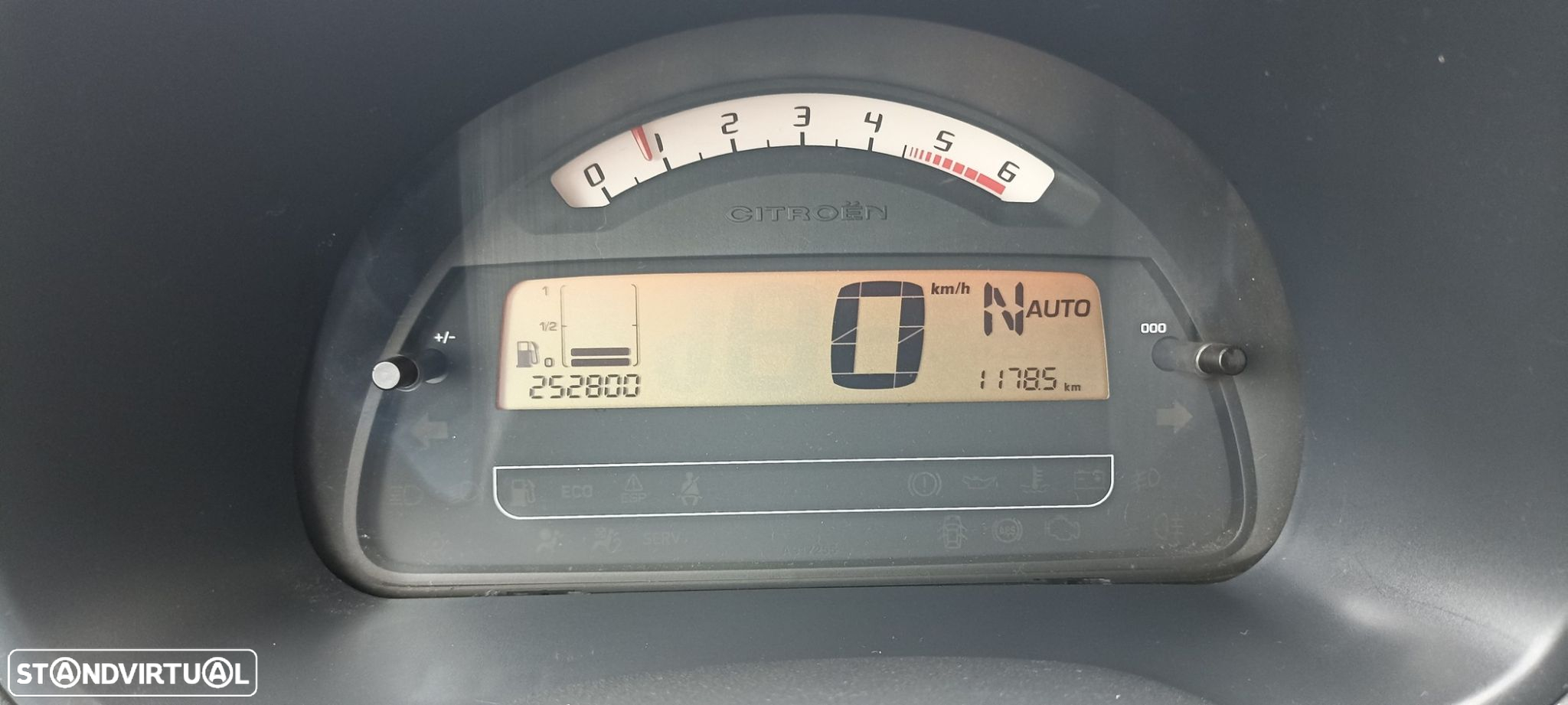 Citroën C3 1.4 HDi Exclusive Sensodrive - 24