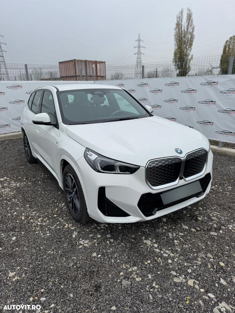 BMW iX1 - 2
