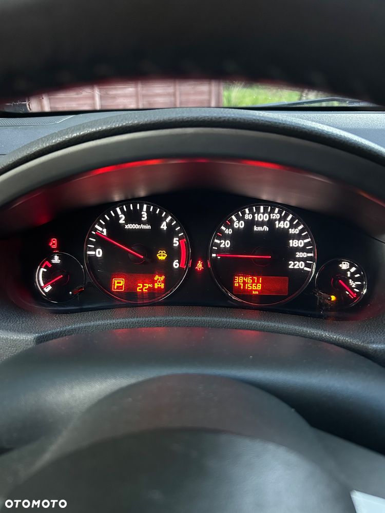 Nissan Pathfinder 2.5 D LE EU5 - 21