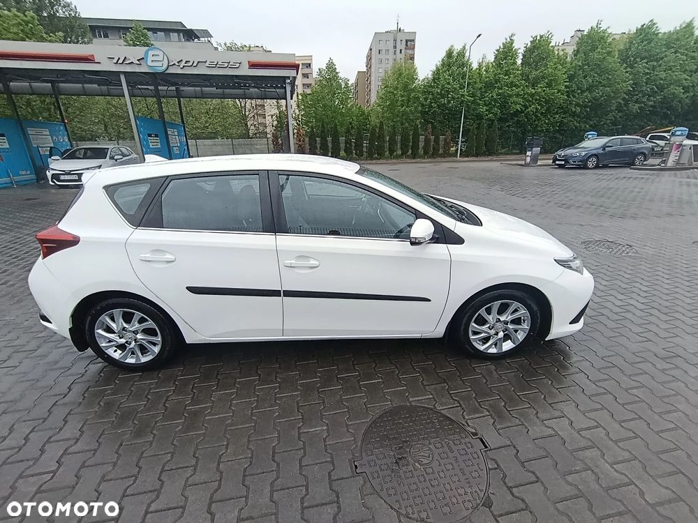 Toyota Auris 1.6 D-4D Edition-S - 3