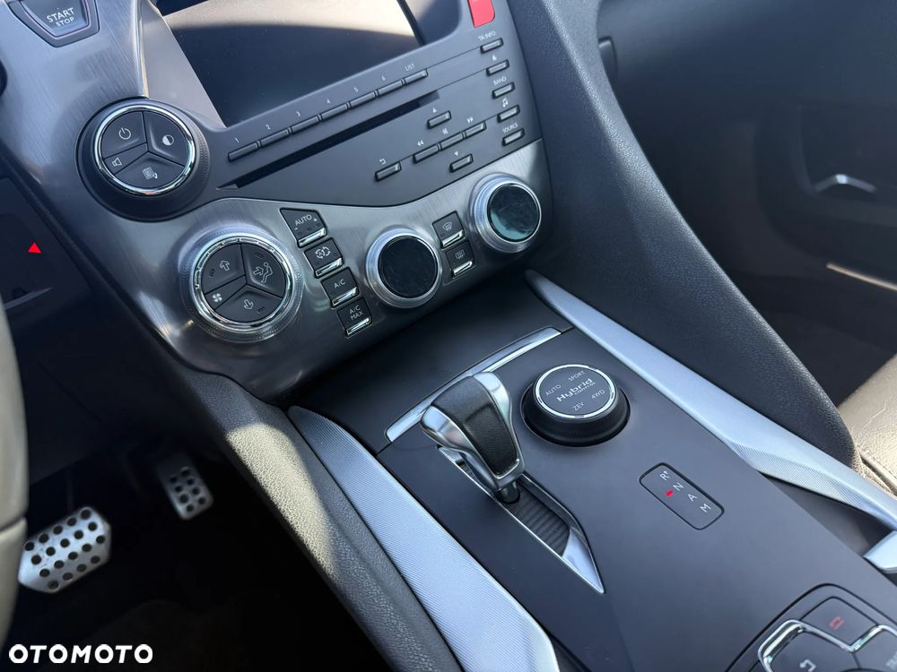 Citroën DS5 Hybrid4 EGS6 SportChic - 28