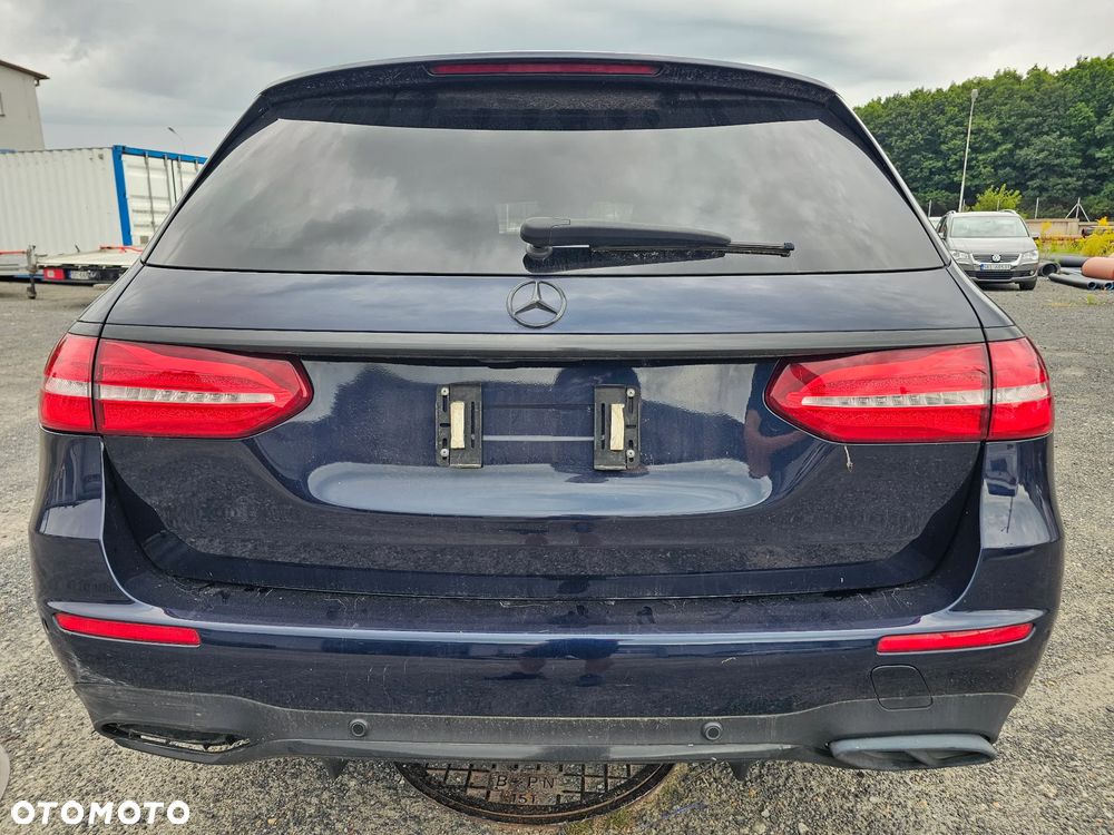 Mercedes-Benz Klasa E 220 d 4Matic 9G-TRONIC AMG Line - 14
