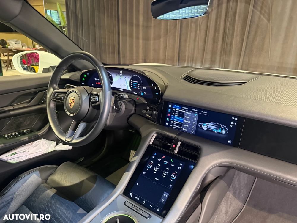 Porsche Taycan 4S Cross Turismo - 23