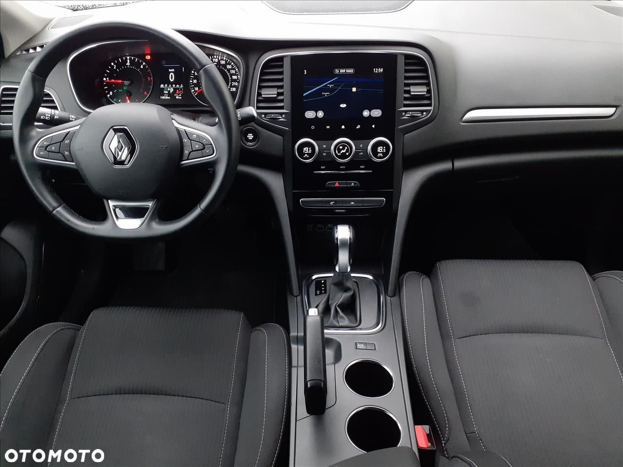 Renault Megane 1.5 Blue dCi Zen EDC - 8