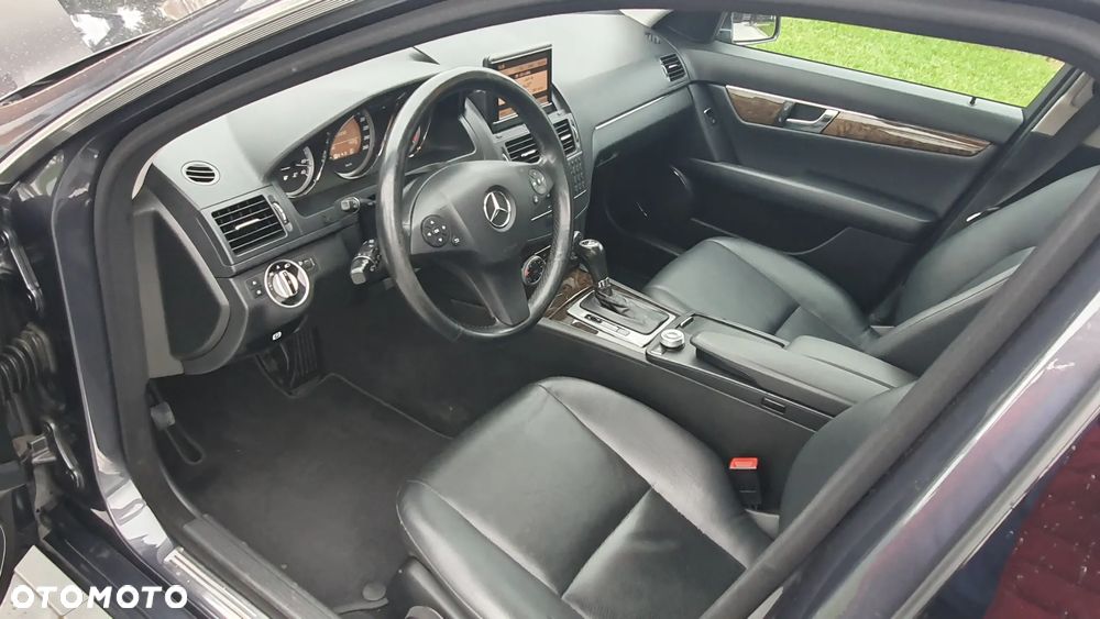 Mercedes-Benz Klasa C 250 CDI DPF 4Matic (BlueEFFICIENCY) 7G-TRONIC Elegance - 14