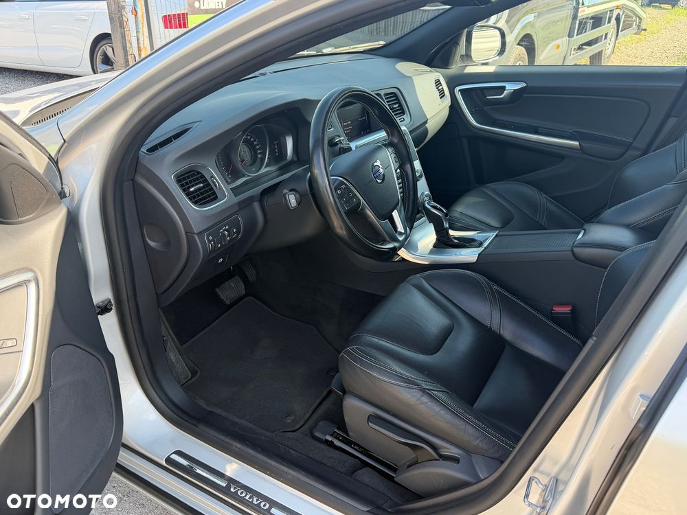 Volvo V60 D3 Geartronic Summum - 9