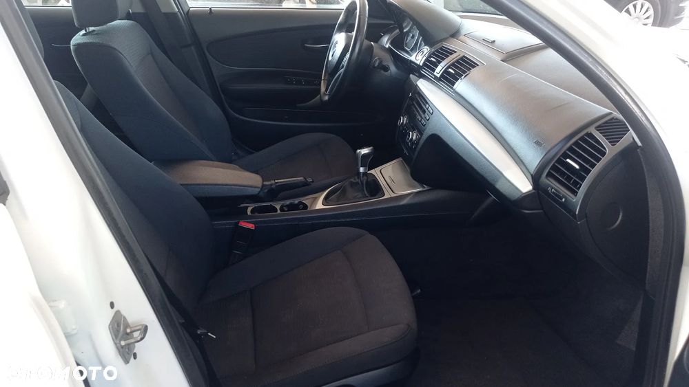 BMW Seria 1 116i - 39