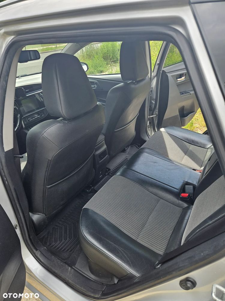 Toyota Auris Hybrid 135 Premium - 15