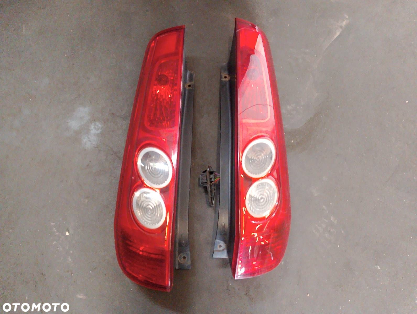KOMPLETNY TYŁ + PROGI + ZDERZAK PRZÓD MS DESIGN FIESTA MK5 LIFT D2 - 17