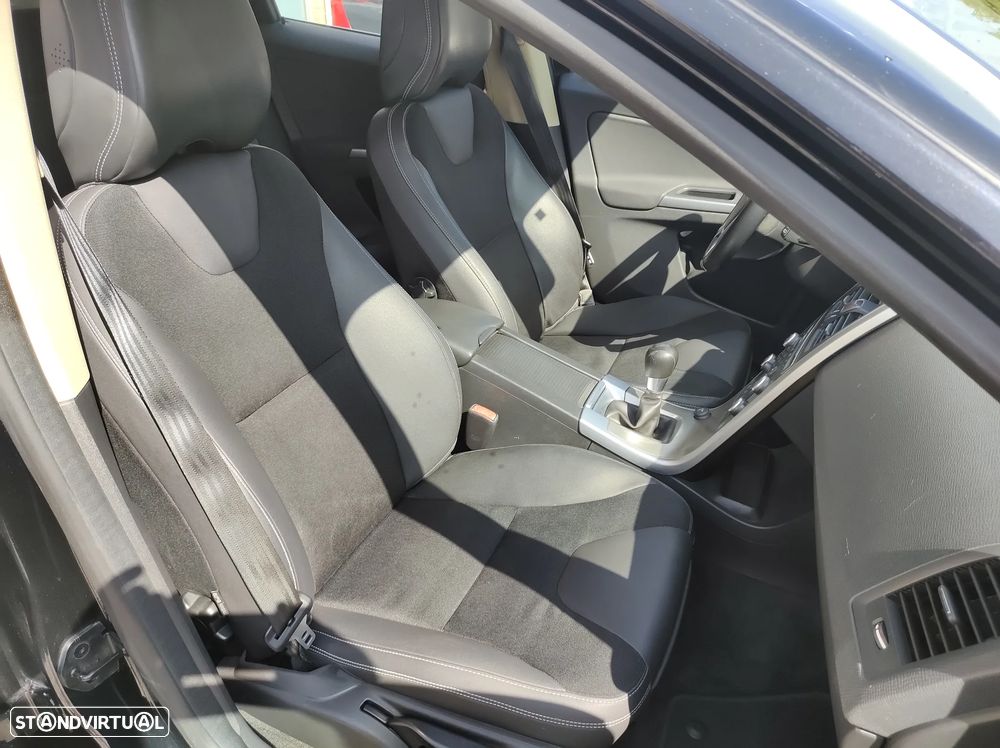 Volvo XC 60 2.4 D Drive Momentum - 20