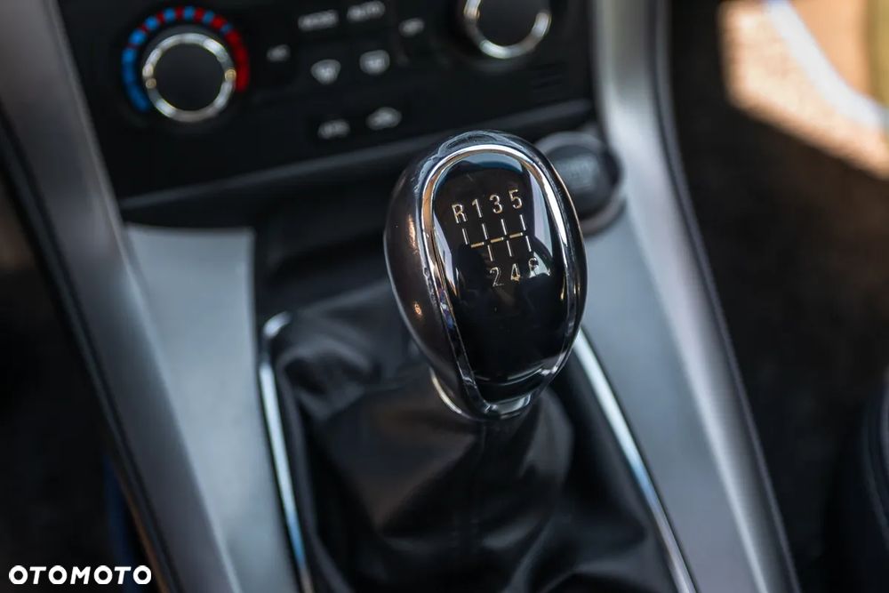 Chevrolet Captiva - 32