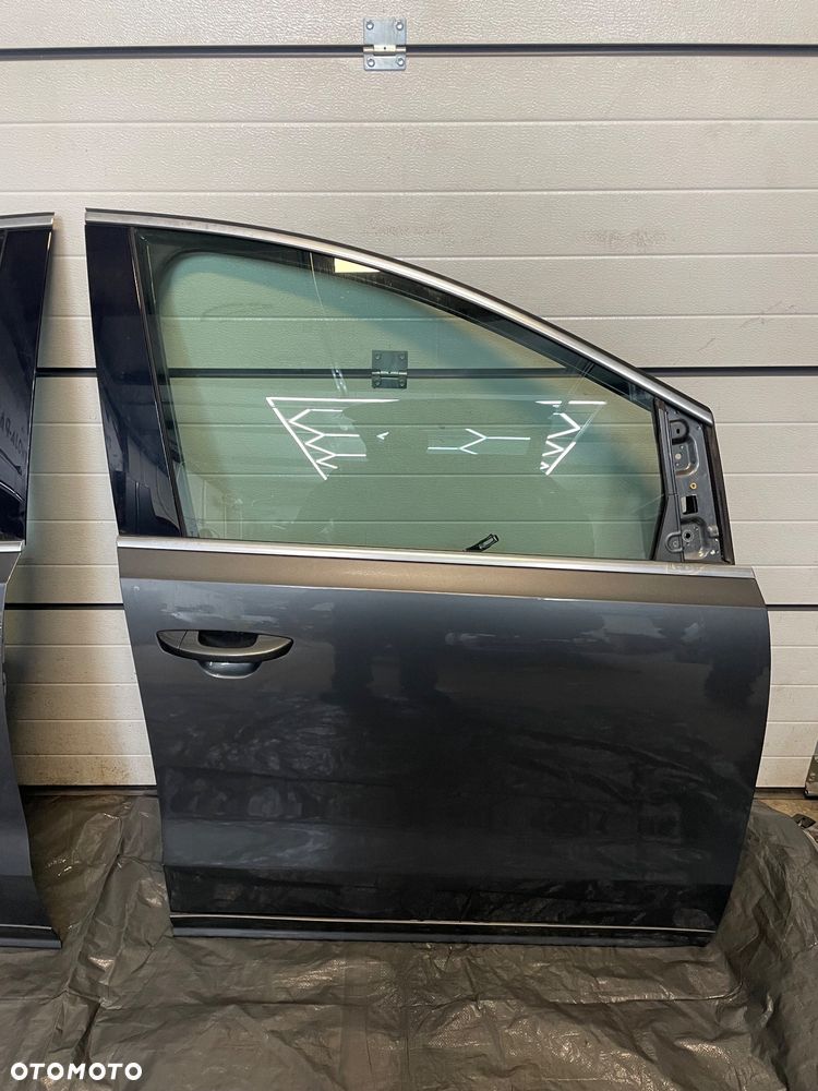 VW SHARAN 7N ALHAMBRA 7N drzwi prawy przód  w kolor LR7H