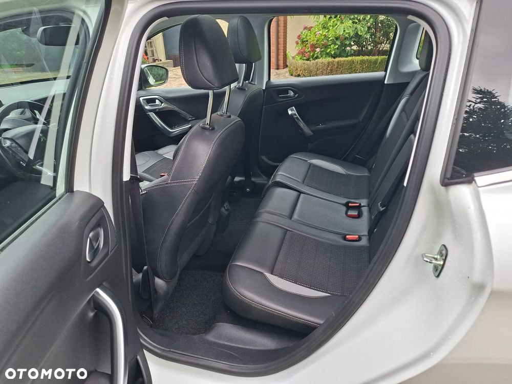 Peugeot 2008 - 12