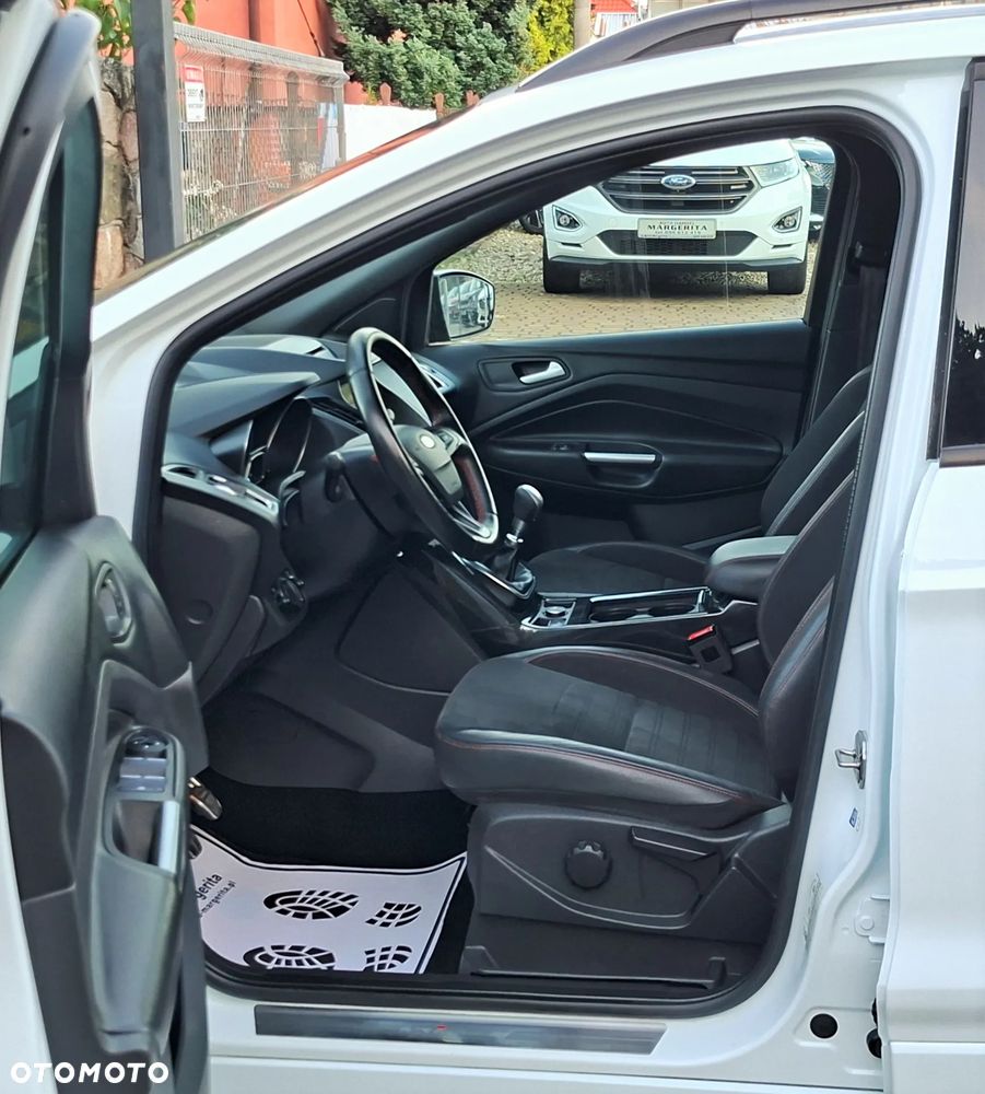 Ford Kuga 2.0 TDCi 2x4 ST-Line - 17