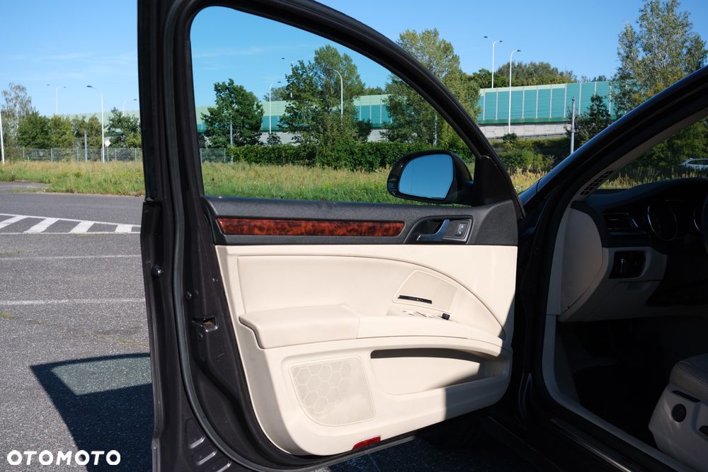 Skoda Superb 2.0 TDI Elegance DSG - 25