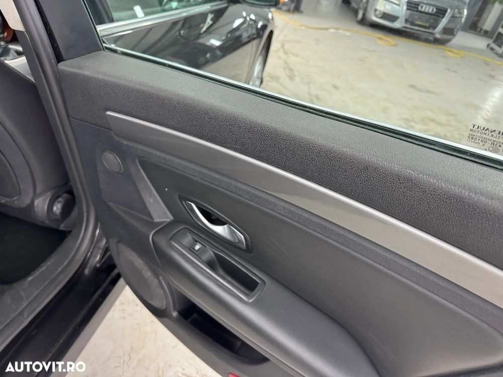 Renault Laguna dCi 150 FAP Aut. Dynamique - 17