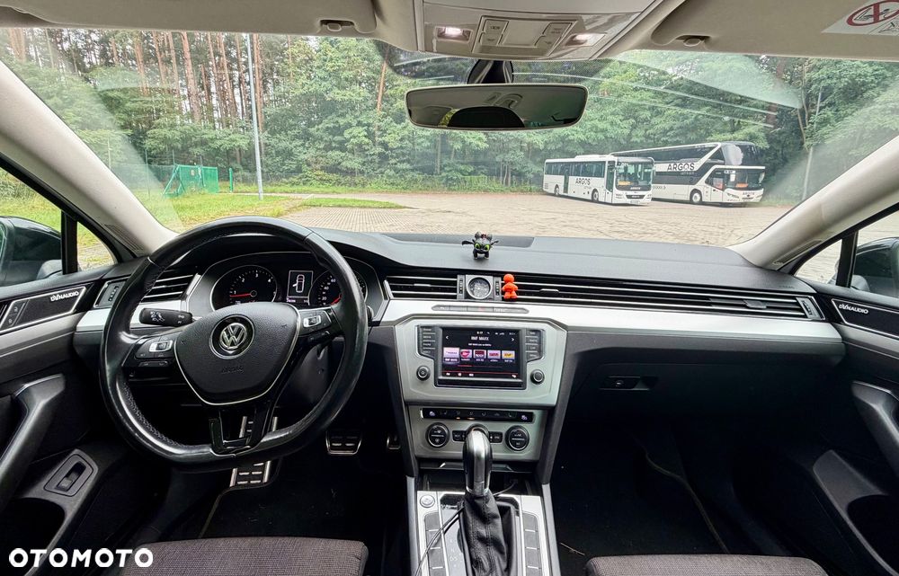 Volkswagen Passat - 14