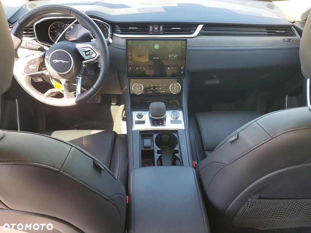 Jaguar F-Pace - 9