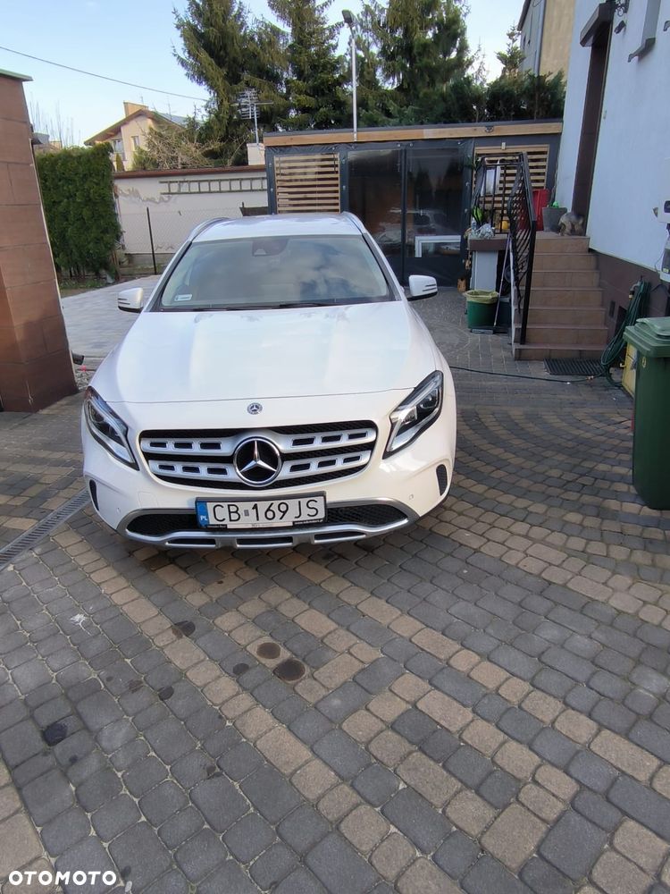 Mercedes-Benz GLA 200 7G-DCT AMG Line - 2