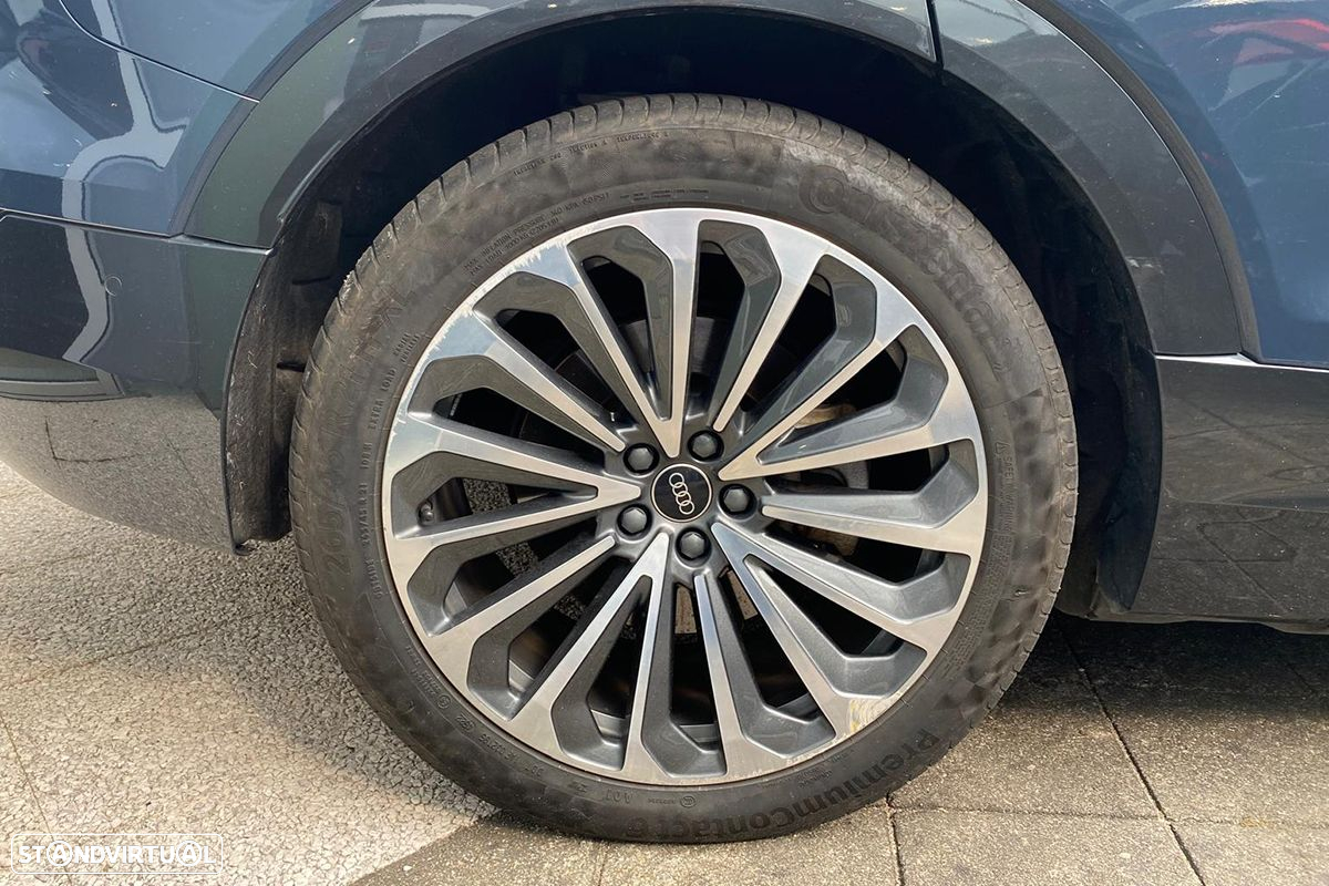 Audi Q8 e-Tron 55 quattro Advanced - 4