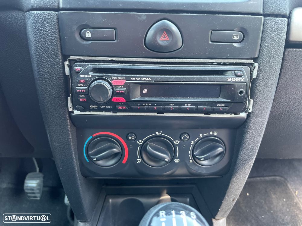 Renault Clio 1.5 dCi Confort Dynamique - 3