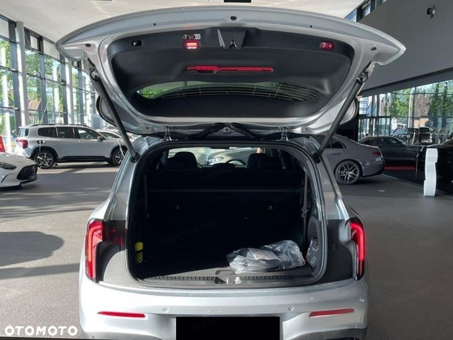 Mercedes-Benz GLB - 8