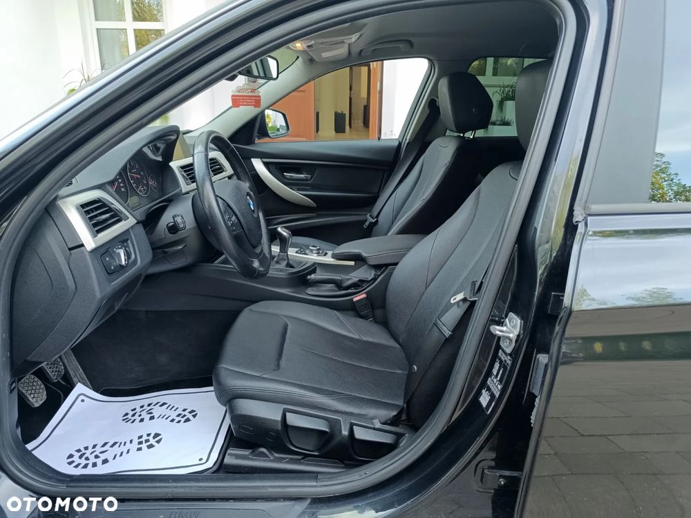BMW Seria 3 318d DPF Edition Lifestyle - 26