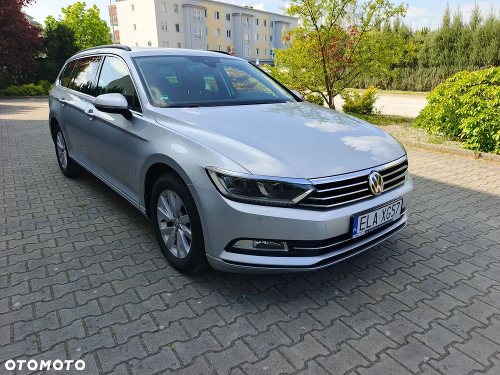 Volkswagen Passat 2.0 TDI (BlueMotion Technology) DSG Highline - 1