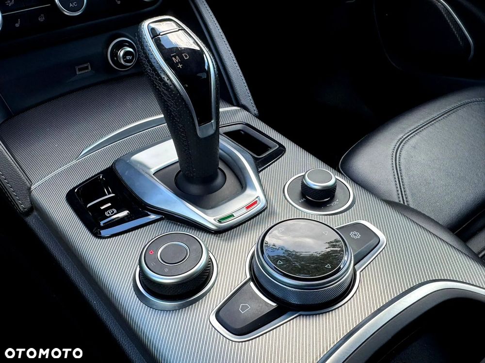 Alfa Romeo Stelvio 2.0 Turbo Veloce Q4 - 15