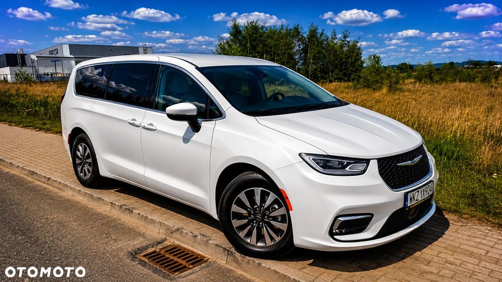 Chrysler Pacifica - 3