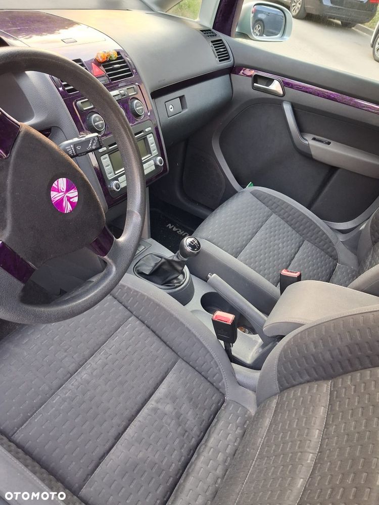 Volkswagen Touran - 5