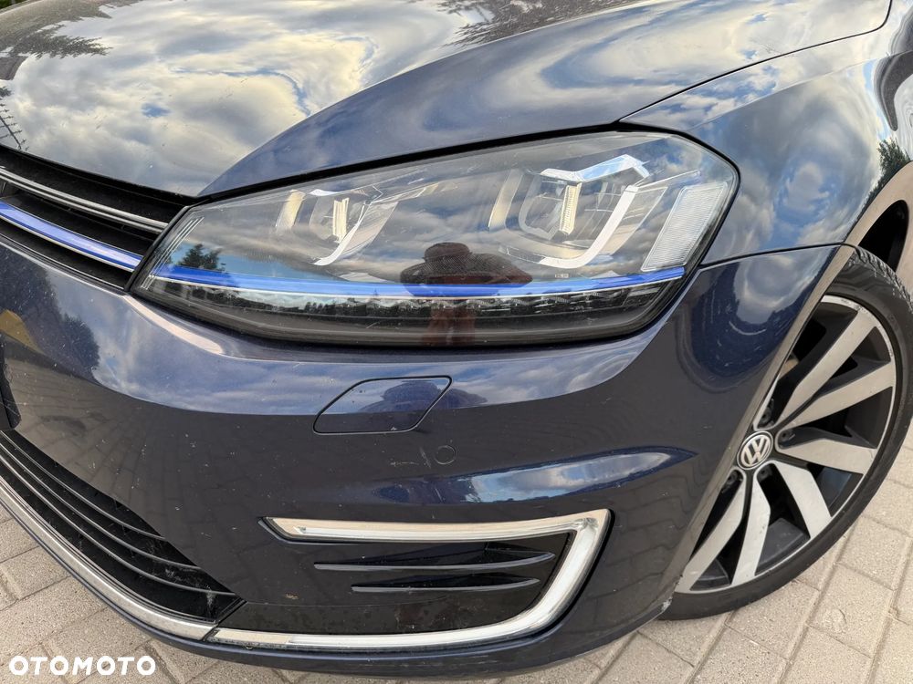 Volkswagen Golf - 31